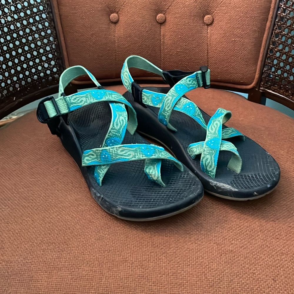 Chaco women’s size 10 green and blue sandals